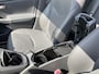 Toyota Prius 1.8 Executive Schuif-/kanteldak met zonnepanelen, Volledig dealeronderhouden! NL-auto, navigatie, stoelverwarming, JBL audio, HUD, adaptieve cruise control, parkeersensoren v&a
