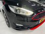 Ford Focus 1.5 ST-Line Red Edition / Stoelverwarming / Stuurverwarming / Bluetooth / 18 inch / Boekjes en historie aanwezig.