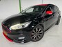 Ford Focus 1.5 ST-Line Red Edition / Stoelverwarming / Stuurverwarming / Bluetooth / 18 inch / Boekjes en historie aanwezig.
