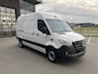 Mercedes-Benz Sprinter 317 CDI L2 H2 Pro Facelift / MBUX / Navigatie / Camera / Geveerde stoel / Cruise control / Airco / 270 Graden achterdeuren