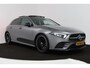 Mercedes-Benz A-klasse 200 Premium Plus (PANORAMADAK, STOELVERWARMING, SFEERVERLICHTING, CAMERA, CRUISE CONTROL, PARKEERSENSOREN)