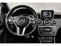 Mercedes-Benz A-klasse 180 AMG-styling | Trekhaak | Panoramadak | Half lederen bekleding | Parkeersensoren