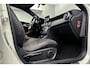 Mercedes-Benz A-klasse 180 AMG-styling | Trekhaak | Panoramadak | Half lederen bekleding | Parkeersensoren