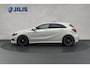 Mercedes-Benz A-klasse 180 AMG-styling | Trekhaak | Panoramadak | Half lederen bekleding | Parkeersensoren