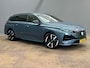 Peugeot e-308 SW GT 58 kWh Warmtepomp | Stoel massage | Adaptive Cruise | Stoel en stuurverwarming | 360° camera | Elektrische achterklep || Achteruitrij assistent | Achteruitrijcamera | Apple Carplay/Android Auto|telefoonintegratie premium