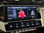 Peugeot e-308 SW GT 58 kWh Warmtepomp | Stoel massage | Adaptive Cruise | Stoel en stuurverwarming | 360° camera | Elektrische achterklep || Achteruitrij assistent | Achteruitrijcamera | Apple Carplay/Android Auto|telefoonintegratie premium