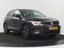 Volkswagen Tiguan 2.0 TSI 4Motion Highline | Trekhaak | Adaptive cruise | Stoelverwarming | Camera | Carplay | Park Assist | Navigatie | Full LED | Climate control | Bluetooth
