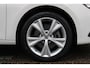 SEAT Leon 1.4 TSI eHybrid PHEV FR / Navigatie / LED / Parkeersensoren A / Digital cockpit / Verwarmb stoelen  / 17''LMV