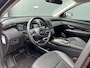 Hyundai Tucson 1.6 T-GDI 265pk PHEV Premium 4WD (299,- p/m Demo Deal!) | Leder | Carplay | Climate | Keyless | Navigatie | Elek. Klep | Full - Led | 360 Camera | KRELL Audio | Elek. Stoelen | 19" Lichtmetaal | Winterpakket | Stoelventilatie | Dodehoek Detectie
