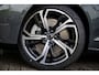 Volvo V60 2.0 T6 Plug-in hybrid AWD Ultra Dark | Panoramadak | Head Up Display | Donker Glas | Sportstoelen | Power Seats | Harman Kardon |