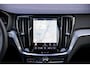 Volvo V60 2.0 T6 Plug-in hybrid AWD Ultra Dark | Panoramadak | Head Up Display | Donker Glas | Sportstoelen | Power Seats | Harman Kardon |