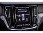 Volvo V60 2.0 T6 Plug-in hybrid AWD Ultra Dark | Panoramadak | Head Up Display | Donker Glas | Sportstoelen | Power Seats | Harman Kardon |