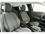 Peugeot e-208 EV Allure 50 kWh | Stoelverwarming | Cruise control | Airco | Navigatie | Parkeersensoren | Laadkabel inbegrepen | Centrale deurvergrendeling | forward collision warning-systeem