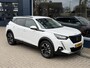 Peugeot 2008 1.2 Turbo 100 PK Allure Pack | Trekhaak 1200KG | Hoge Zitpositie | Navigatie | Climate Control | Keyless Start | Digitaal Dashboard | Camera | Parkeersensoren V+A | LED Verlichting | 17" Lichtmetalen Velgen |