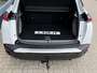 Peugeot 2008 1.2 Turbo 100 PK Allure Pack | Trekhaak 1200KG | Hoge Zitpositie | Navigatie | Climate Control | Keyless Start | Digitaal Dashboard | Camera | Parkeersensoren V+A | LED Verlichting | 17" Lichtmetalen Velgen |