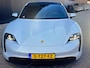Porsche Taycan 79 kWh Sport-Chrono 327 pk / Marge-Auto/ Krijt-Grijs/ Pano-Dak/ Lucht-Vering/ Passenger-Display/ Sport-Stoelen/ Stoel.Verw/ Camera/ 20'' LMV