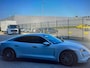 Porsche Taycan 79 kWh Sport-Chrono 327 pk / Marge-Auto/ Krijt-Grijs/ Pano-Dak/ Lucht-Vering/ Passenger-Display/ Sport-Stoelen/ Stoel.Verw/ Camera/ 20'' LMV