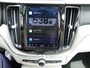 Volvo XC60 2.0 T8 PHEV AWD Ultimate Bright BOMVOL | TREKH. | LUCHTVERING | BOWERS & WILKINS | PANO | LEER