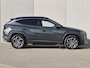 Hyundai Tucson 1.6 T-GDI PHEV Facelift Comfort Smart 4WD / Fabrieksgarantie tot 09-2029 / Dealer onderhouden / Elektrische achterklep / Trekgewicht 1.210 kg / Head Up Display / Stuur- & Stoel verwarming / Achteruitrijcamera / Apple Carplay Android Auto /