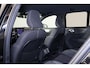 Volvo XC40 B3 Plus Dark - IntelliSafe Assist & Surround - 360º Camera - Harman Kardon audio - Verwarmde voorstoelen & stuur - Parkeersensoren voor & achter - Elektr. bedienb. voorstoelen met geheugen links - Draadloze tel. lader - Standkachel - Extra getint glas - 18' LMV