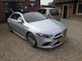 Mercedes-Benz A-klasse 200 Launch Edition Premium AMG Line Panorama dak, Navigatie, Climate controle, Cruise controle, Trekhaak
