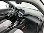Peugeot e-2008 SUV EV GT Pack 50 kWh 136pk | Navigatie | Schuif-/kanteldak | Achteruitrijcamera | Stoelverwarming | Full Led koplampen | 3D Cockpit | Leder/Alcantara | Keyless | Adaptieve Cruise Control | Dodehoeksensor | Apple Carplay / Android Auto | DAB+ radio | Donker getint glas | 18" lichtmetalen velgen |