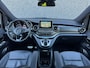 Mercedes-Benz V-klasse 300d AMG lang DC | Pano | Trekhaak | Dodehoek assistent | Burmester | ACC | Rijstrook assistent | 360° |