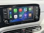 Hyundai i10 1.0 / All season banden / Stuur- & Stoel verwarming / Navigatie via Apple Carplay of Android Auto / Climate control / Achteruitrijcamera / Cruise control / Elektrische ramen voor /