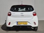 Hyundai i10 1.0 / All season banden / Stuur- & Stoel verwarming / Navigatie via Apple Carplay of Android Auto / Climate control / Achteruitrijcamera / Cruise control / Elektrische ramen voor /