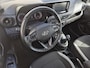 Hyundai i10 1.0 / All season banden / Stuur- & Stoel verwarming / Navigatie via Apple Carplay of Android Auto / Climate control / Achteruitrijcamera / Cruise control / Elektrische ramen voor /