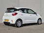 Hyundai i10 1.0 / All season banden / Stuur- & Stoel verwarming / Navigatie via Apple Carplay of Android Auto / Climate control / Achteruitrijcamera / Cruise control / Elektrische ramen voor /