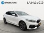 BMW 1-Serie Business Edition Plus | Sportstuur | Sportstoelen | Parkeersensoren voor en achter | Achteruitrijcamera | Autonoom parkeren |