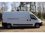 Fiat Ducato 35 2.3 MultiJet L3H2 2021 | 1e Eigenaar | Elektrische Laadklep | Achteruitrij Camera | Dealer Onderhouden | Cruise Control | Navigatier | Airco | Climate Cointrol | Nationale Autopas