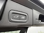Volvo XC60 2.0 T6 Plug-in hybrid AWD Plus Black Edition | Adaptieve Cruise Control | Panoramadak | Harman Kardon Audio | Stoel-/Stuur-/Voorruitverwarming | Dodehoek Detectie | 360° Parkeercamera |