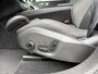 Volvo XC60 2.0 T6 Plug-in hybrid AWD Plus Black Edition | Adaptieve Cruise Control | Panoramadak | Harman Kardon Audio | Stoel-/Stuur-/Voorruitverwarming | Dodehoek Detectie | 360° Parkeercamera |
