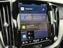 Volvo XC60 2.0 T6 Plug-in hybrid AWD Plus Black Edition | Adaptieve Cruise Control | Panoramadak | Harman Kardon Audio | Stoel-/Stuur-/Voorruitverwarming | Dodehoek Detectie | 360° Parkeercamera |