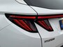 Hyundai Tucson 1.6 T-GDI 265pk PHEV Premium 4WD (299,- p/m Demo Deal!) | Leder | Carplay | Climate | Keyless | Navigatie | Elek. Klep | Full - Led | 360 Camera | KRELL Audio | Elek. Stoelen | 19" Lichtmetaal | Winterpakket | Stoelventilatie | Dodehoek Detectie