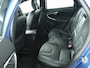 Volvo V40 2.0 T2 R-Design | Panorama dak | Camera | PDC | Elektrisch verstelbare stoel | Navi