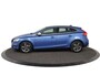 Volvo V40 2.0 T2 R-Design | Panorama dak | Camera | PDC | Elektrisch verstelbare stoel | Navi
