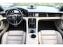 Porsche Taycan Cross Turismo 4 93 kWh | DEALER OH! | FULL OPTION! | PANODAK | LEDEREN MEMORY SEATS | SPORTS CHRONO | BOSE | ADAPTIVE CRUISE | LUCHTVERING | WINTERPACK | PERFECTE STAAT!
