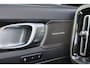 Volvo EC40 Single Motor Extended Range Ultra Black Ed. 82 kWh - Panoramadak - IntelliSafe Assist & Surround - 360º Camera - Harman Kardon audio - Verwarmde voorstoelen, stuur & achterbank - Parkeersensoren voor & achter - Elektr. bedienb. voorstoelen met geheugen links - Draadloze tel. lader - Extra getint glas - 20' LMV