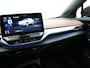 Volkswagen ID.4 Tech 77 kWh | SoH 89,6 % | Apple carplay | Glazen panorama dak | Voorstoelen verwarmd | Apple carplay | Navigatie | Achteruitrij camera | Parkeersensoren voor en achter | Wifi | Spraakbediening |
