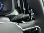Volvo XC60 T6 Recharge Plus Dark | 19" Allseason | Sportstoelen | Trekhaak | Full LED | Elektrisch verstelbare stoelen | Panoramadak | Adaptieve cruise | BLIS | Stoel/stuur/achterbankverwarming | Parkeercamera