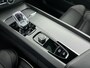 Volvo XC60 T6 Recharge Plus Dark | 19" Allseason | Sportstoelen | Trekhaak | Full LED | Elektrisch verstelbare stoelen | Panoramadak | Adaptieve cruise | BLIS | Stoel/stuur/achterbankverwarming | Parkeercamera