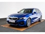 BMW 3-Serie Touring 330e High Executive M Sport- Panoramadak - Sportstoelen - Elektrisch verwarmde voorstoelen - Getinte ruiten - Ambiance verlichting - Cruise control - HiFi - Active Guard Plus -