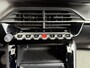 Peugeot 2008 1.2 Turbo 100 Allure | Draadloos Apple Carplay/Android Auto | Parkeersensoren | Privacy Glass | Lichtmetalen velgen