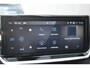 Peugeot 2008 1.2 Hybrid 136 Allure Automaat | Navigatie by App | Full-LED | Parkeersensoren | Cruise Control | Dakrails | Half-Leder | !!
