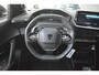 Peugeot 2008 1.2 Hybrid 136 Allure Automaat | Navigatie by App | Full-LED | Parkeersensoren | Cruise Control | Dakrails | Half-Leder | !!