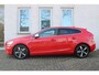 Volvo V40 T3 Automaat Polar+ Sport | Trekhaak | Panoramadak | Parkeercamera | Verwarmbare Voorstoelen | Navigatie | Cruise Control | Bluetooth Telefonie & Multimedia | 17'' Lichtmetalen Velgen