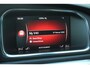 Volvo V40 T3 Automaat Polar+ Sport | Trekhaak | Panoramadak | Parkeercamera | Verwarmbare Voorstoelen | Navigatie | Cruise Control | Bluetooth Telefonie & Multimedia | 17'' Lichtmetalen Velgen | LED Koplampen |